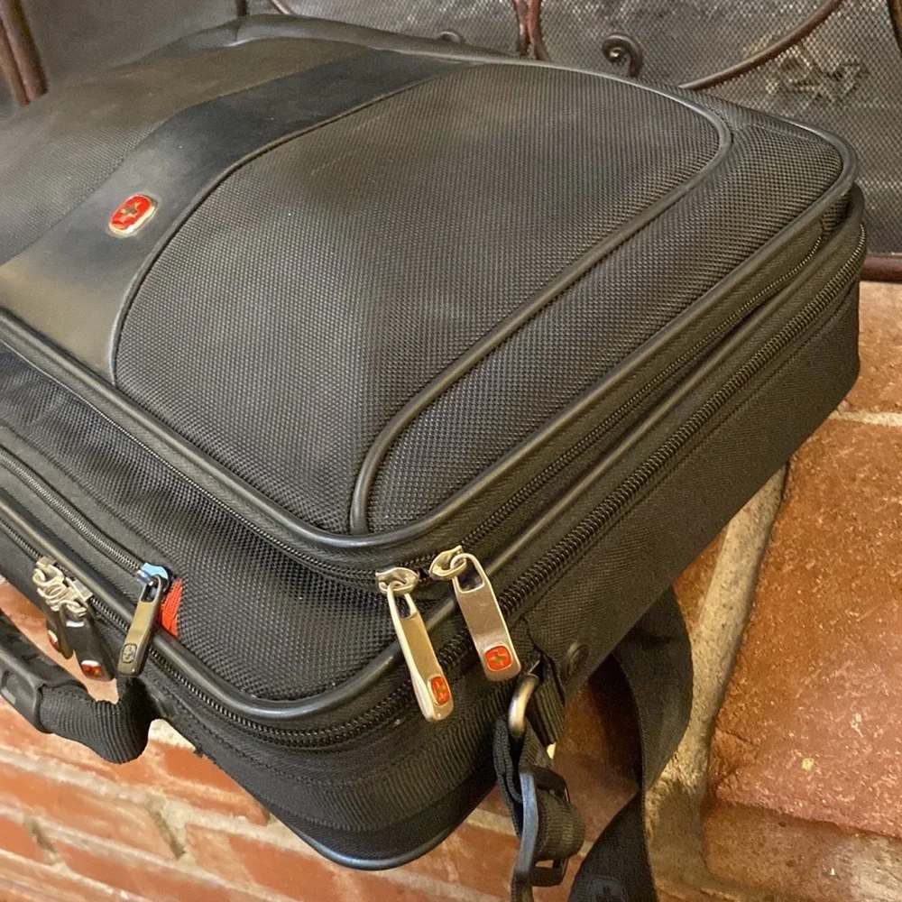 Swiss gear WENGER Legacy 16inch Slimcase - Black